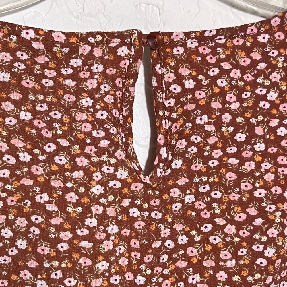 SO SHORT SLEEVE BLOUSE BROWN WITH FLORAL DESIGN SIZE XL - Picture 5 of 9